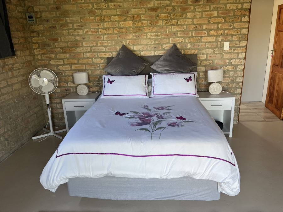 To Let 2 Bedroom Property for Rent in Pringle Bay Western Cape